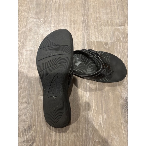 Clarks Udsteppers Cushion‎ Soft Thong Sandals Black Patent Comfort Size 9 - Picture 3 of 4